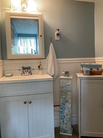 13 Thompson Road A, Bourne, MA 02532