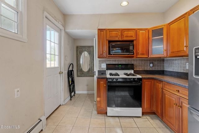 28 Lenox Avenue, Albany, NY 12203