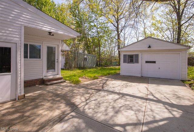 32610 Willowick Drive, Willowick, OH 44095