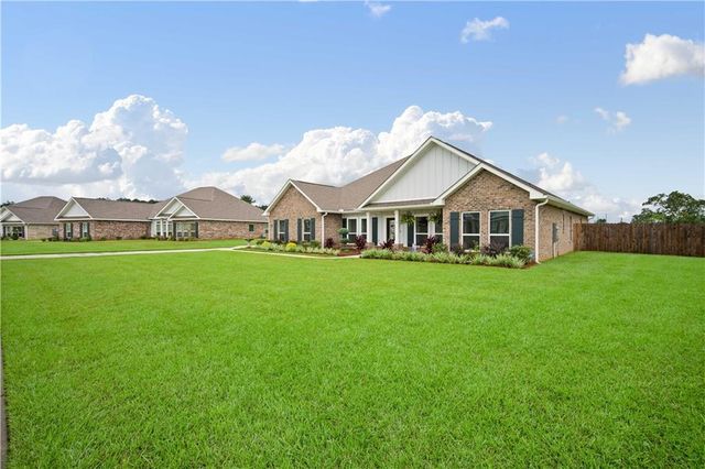 5662 Orchard W Lane, Grand Bay, AL 36541