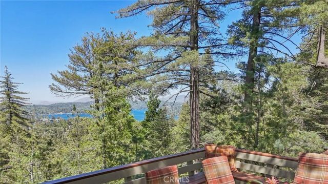 551 Raccoon Court, Lake Arrowhead, CA 92352