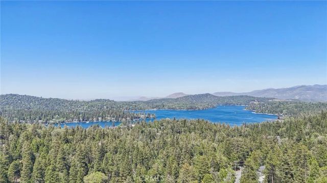 551 Raccoon Court, Lake Arrowhead, CA 92352