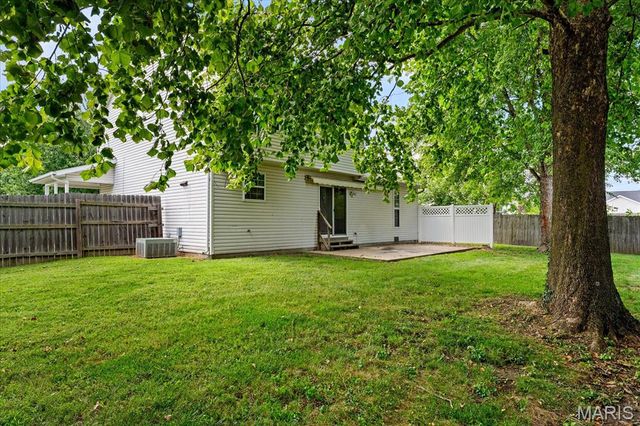 804 Country Meadow Lane, Shiloh, IL 62221