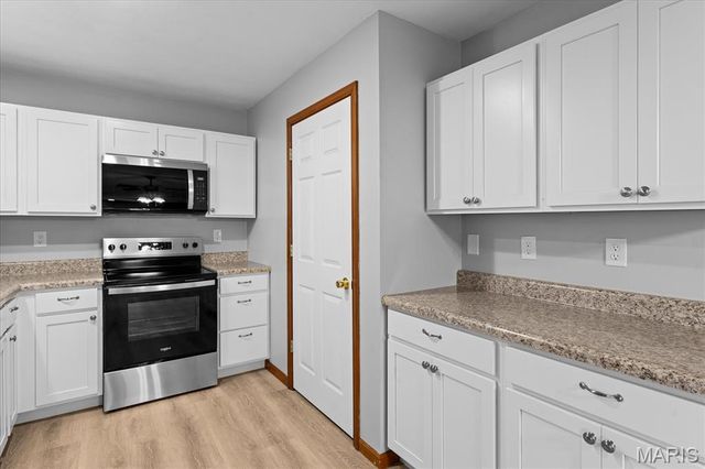 804 Country Meadow Lane, Shiloh, IL 62221