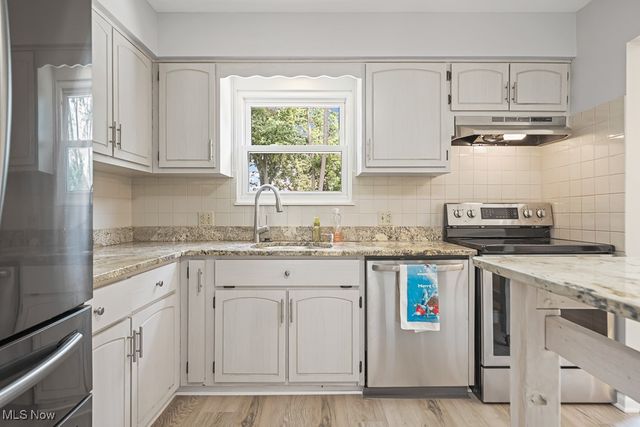 17682 Drake Road, Strongsville, OH 44136