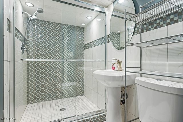 17682 Drake Road, Strongsville, OH 44136