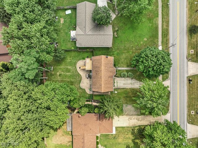 17682 Drake Road, Strongsville, OH 44136