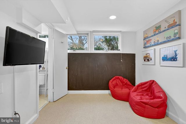 5014 KLINGLE ST NW, Washington, DC 20016