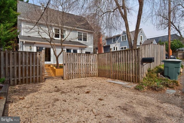 5014 KLINGLE ST NW, Washington, DC 20016