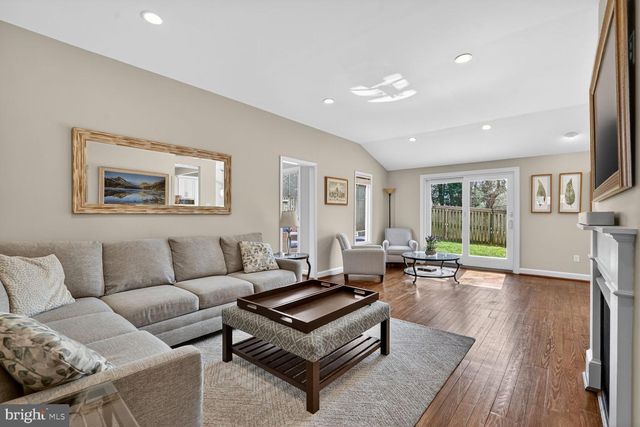 5014 KLINGLE ST NW, Washington, DC 20016