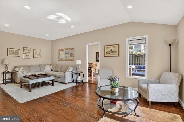 5014 KLINGLE ST NW, Washington, DC 20016