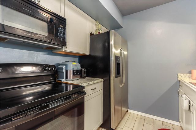 4009 NESTLE OAKS PLACE 104, Tampa, FL 33613