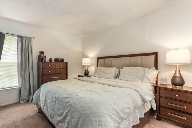 4009 NESTLE OAKS PLACE 104, Tampa, FL 33613