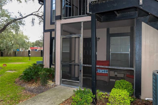 4009 NESTLE OAKS PLACE 104, Tampa, FL 33613