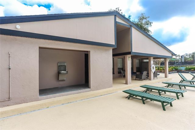 4009 NESTLE OAKS PLACE 104, Tampa, FL 33613