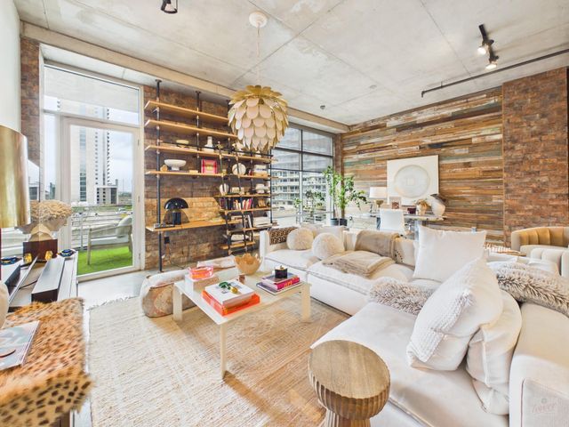 800 W 5th ST 609, Austin, TX 78703