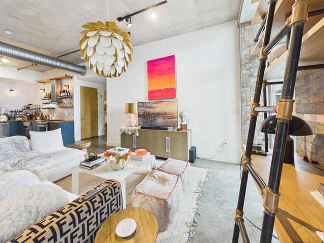 800 W 5th ST 609, Austin, TX 78703