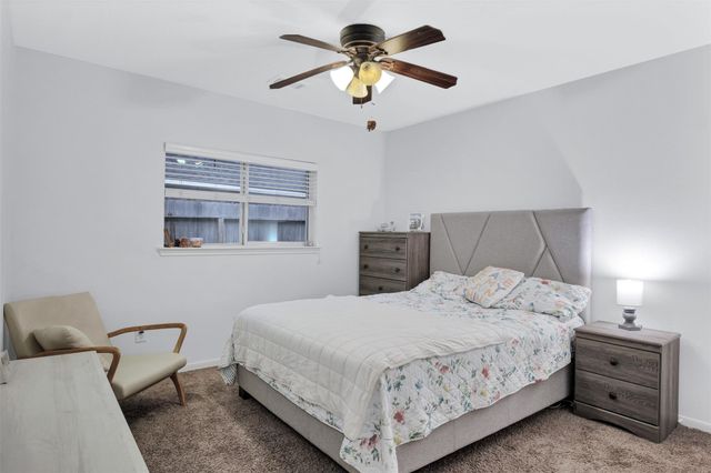 2131 Lakewind Lane, League City, TX 77573