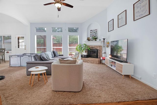 2131 Lakewind Lane, League City, TX 77573