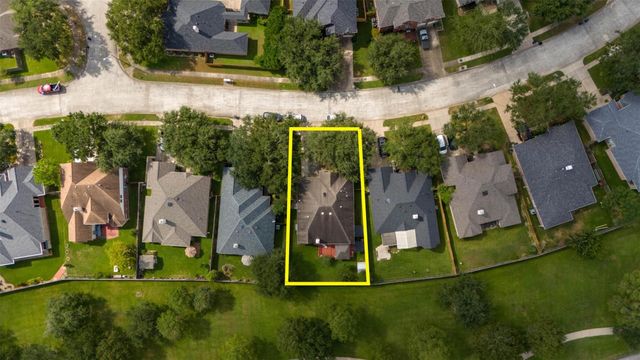 2131 Lakewind Lane, League City, TX 77573