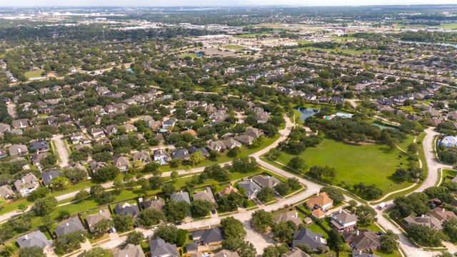 2131 Lakewind Lane, League City, TX 77573