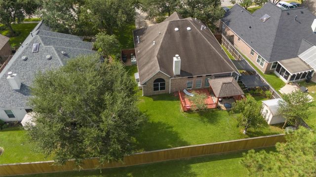 2131 Lakewind Lane, League City, TX 77573