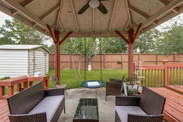 2131 Lakewind Lane, League City, TX 77573