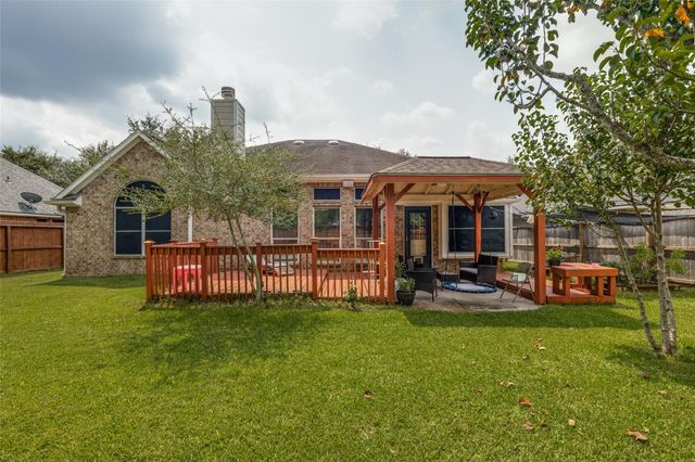 2131 Lakewind Lane, League City, TX 77573