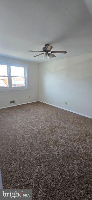 Image 12 of property listing at 1031 FOXWOOD LN, Essex, MD 21221