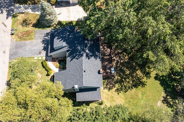 12343 Pinehurst Drive, Kansas City, KS 66109