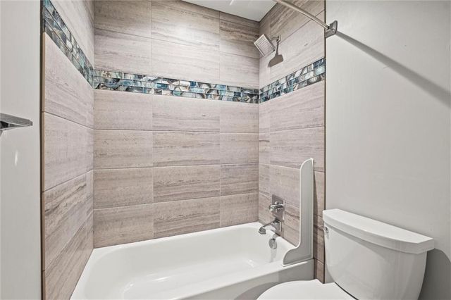 12343 Pinehurst Drive, Kansas City, KS 66109