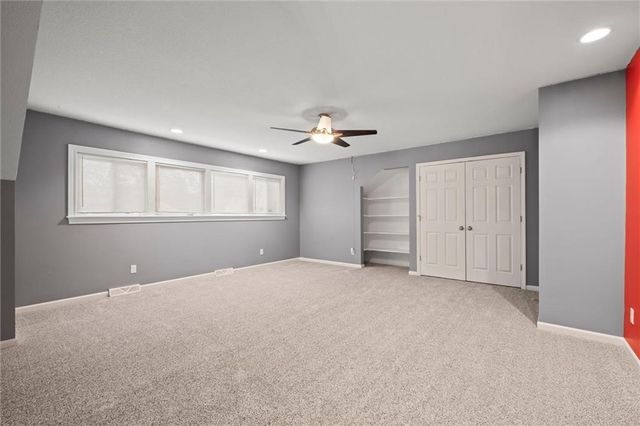 12343 Pinehurst Drive, Kansas City, KS 66109