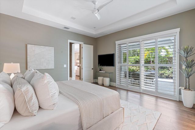 7033 Edison Place, Palm Beach Gardens, FL 33418