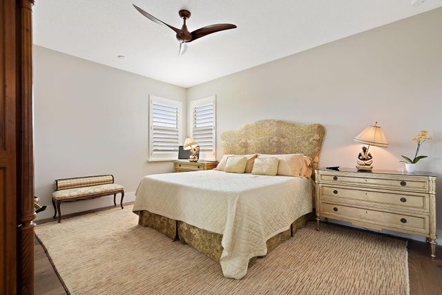 7033 Edison Place, Palm Beach Gardens, FL 33418