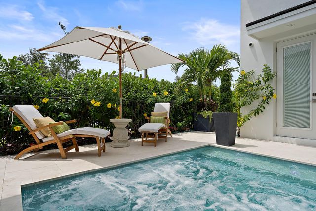 7033 Edison Place, Palm Beach Gardens, FL 33418