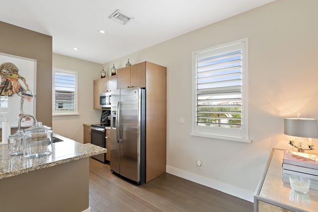 7033 Edison Place, Palm Beach Gardens, FL 33418