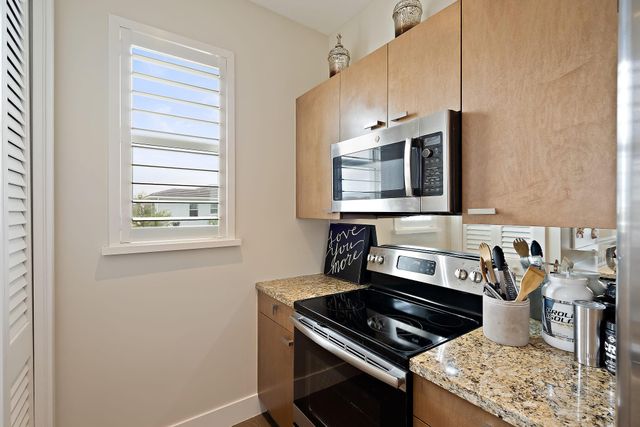 7033 Edison Place, Palm Beach Gardens, FL 33418