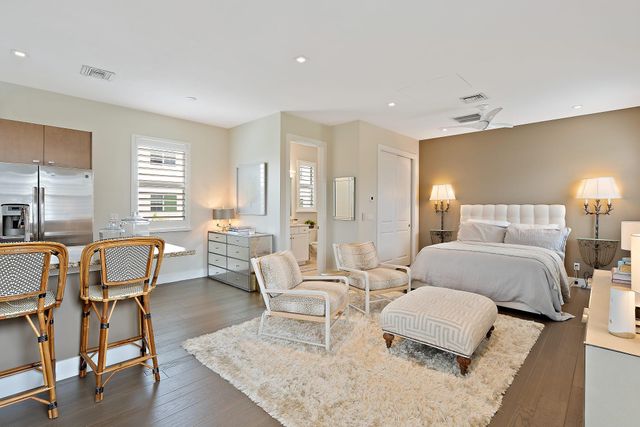 7033 Edison Place, Palm Beach Gardens, FL 33418