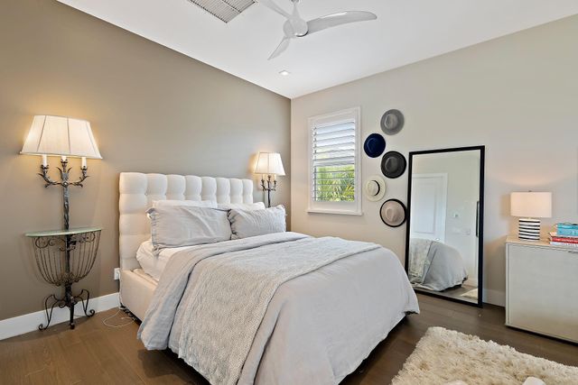 7033 Edison Place, Palm Beach Gardens, FL 33418