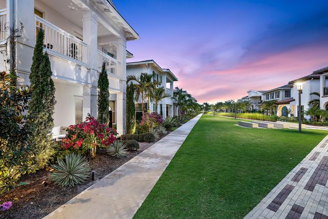 7033 Edison Place, Palm Beach Gardens, FL 33418