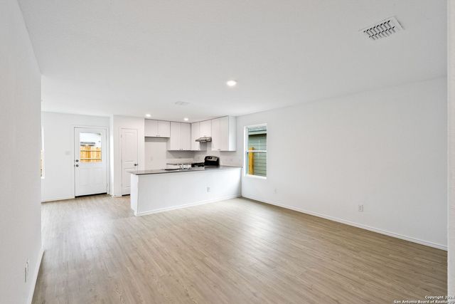 7719 Yeti Park, San Antonio, TX 78227