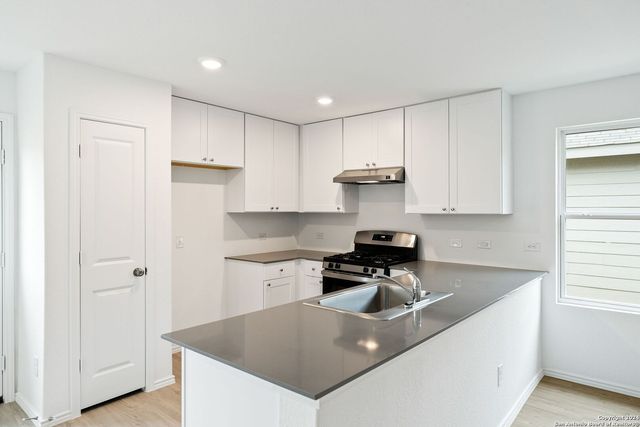 7719 Yeti Park, San Antonio, TX 78227