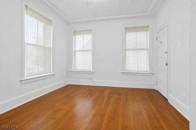 239 17Th Ave, Paterson City, NJ 07504