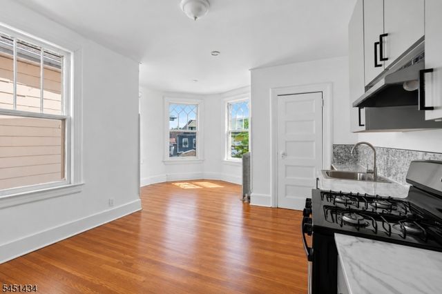 239 17Th Ave, Paterson City, NJ 07504