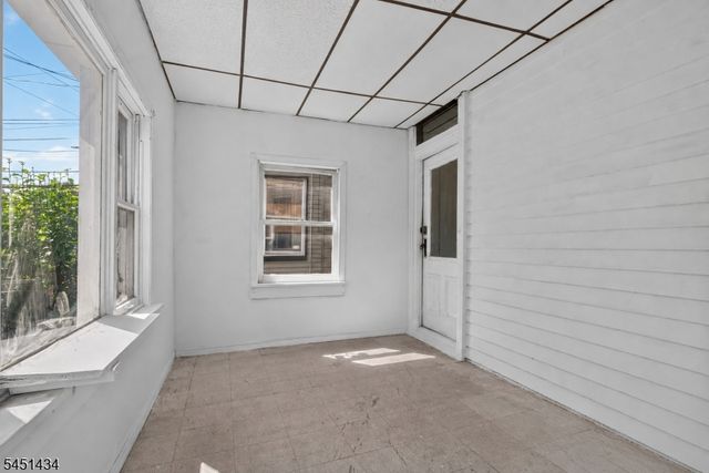239 17Th Ave, Paterson City, NJ 07504