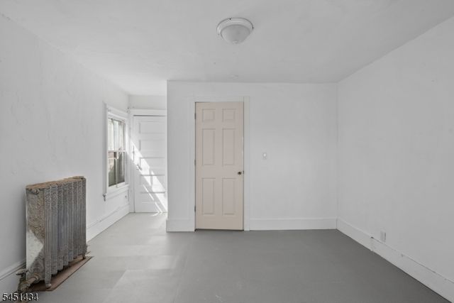 239 17Th Ave, Paterson City, NJ 07504
