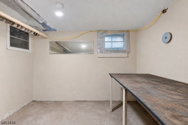 239 17Th Ave, Paterson City, NJ 07504