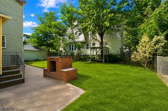 239 17Th Ave, Paterson City, NJ 07504