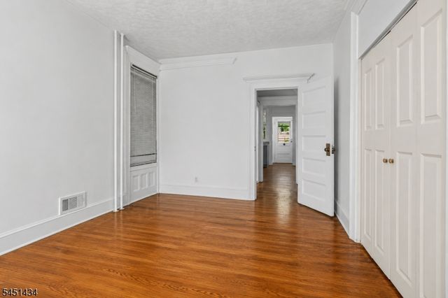 239 17Th Ave, Paterson City, NJ 07504