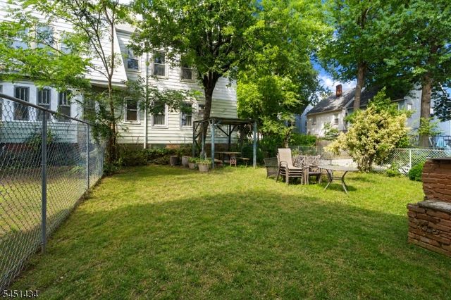 239 17Th Ave, Paterson City, NJ 07504